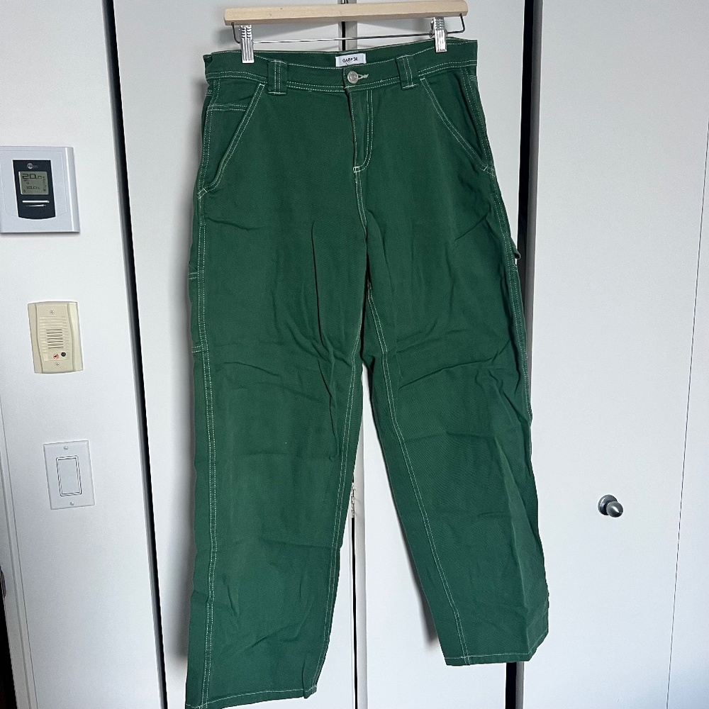 Green cargo pants